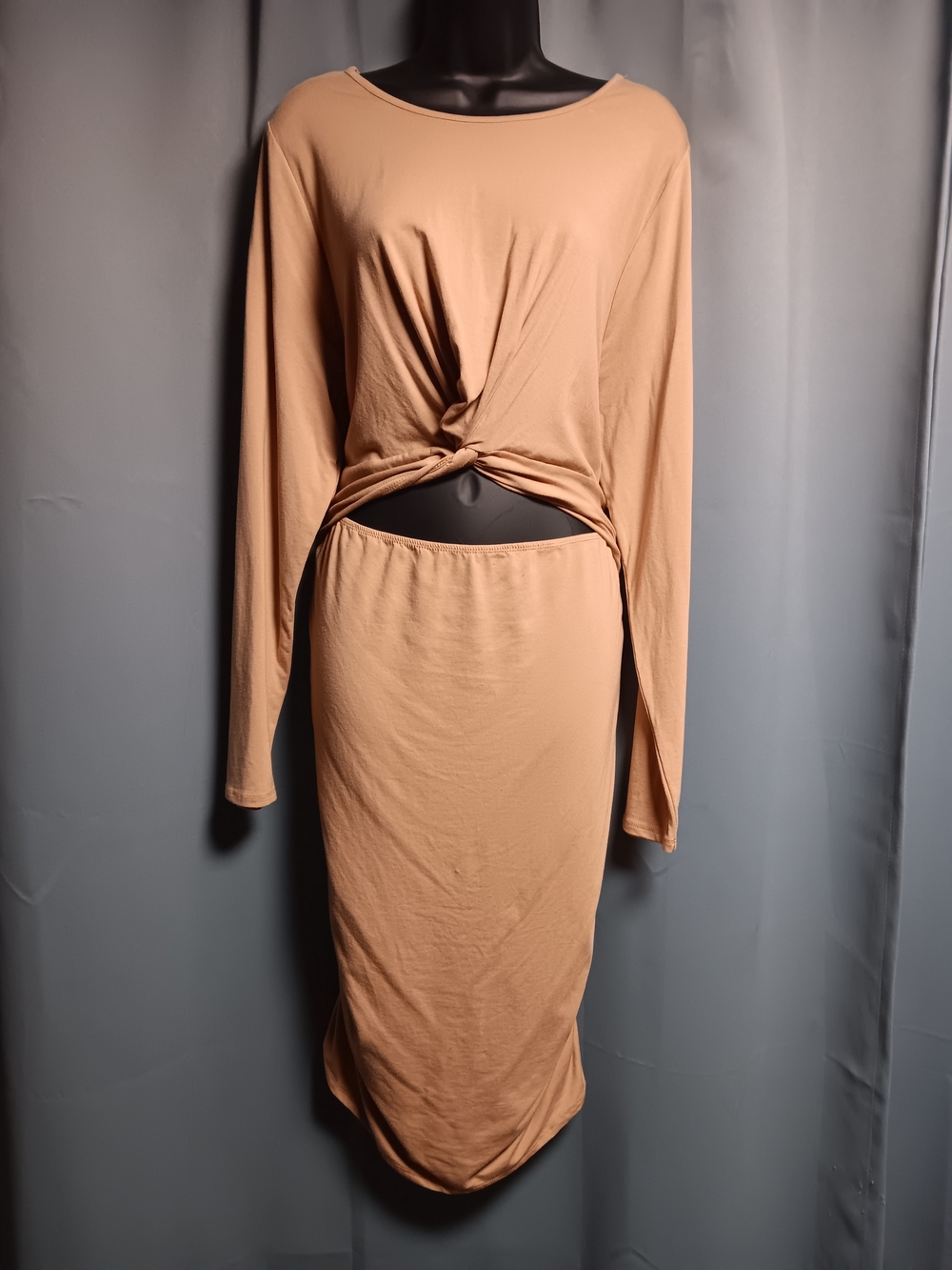 Womenโs Fashion Nova Twist-Front Long Sleeve Midi Dress 3X